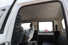 飞碟缔途MX 2L CNG 122马力 万里扬5档 3.08米双排栏板轻卡 飞碟缔途MX 2L CNG 122马力 万里扬5档 3.08米双排栏板轻卡