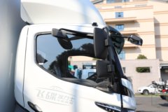 飞碟EW7 4X2 4.16米单排纯电动冷藏车 宁德时代140kWh