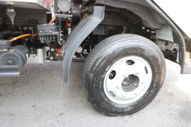 飞碟EW7&nbsp;电动冷藏车底盘图片