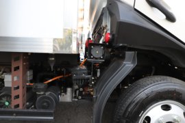 飞碟EW7&nbsp;电动冷藏车底盘图片