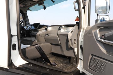 �ɵ�EW7 ��ɲ 4.16�׵��Ŵ��綯��ʽ�Ῠ ����ʱ��140.41kWhͼƬ