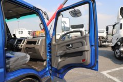 飞碟奥驰V6 2.5L柴油 176马力 10档 气刹 4.15米单排栏板轻卡