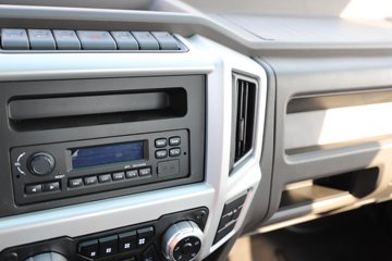 �ɵ��³�V6 2.5L���� 176���� 10�� ��ɲ 4.15�׵��������ῨͼƬ