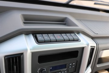 �ɵ��³�V6 2.5L���� 176���� 10�� ��ɲ 4.15�׵��������ῨͼƬ