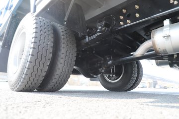 �ɵ��³�V6 2.5L���� 176���� 10�� ��ɲ 4.15�׵��������ῨͼƬ