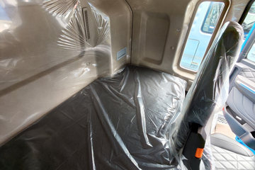 �����ǵ¿�SITRAK G7M 6X4 ���綯ǣ���� ����ʱ��400kWhͼƬ