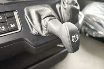 �����ǵ¿�SITRAK G7M 6X4 ���綯ǣ���� ����ʱ��400kWhͼƬ