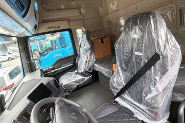 �����ǵ¿�SITRAK G7M 6X4 ���綯ǣ���� ����ʱ��400kWhͼƬ