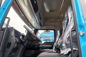 �����ǵ¿�SITRAK G7M 6X4 ���綯ǣ���� ����ʱ��400kWhͼƬ