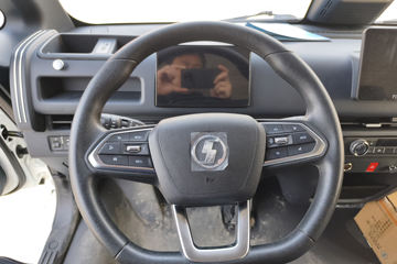 ������������ ��ɲ �߶� 4.15�׵��Ŵ��綯��ʽ�Ῠ ����ʱ��120.27kWhͼƬ
