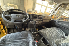 福田欧马可S1 180马力 4X2 法士特8档 清障车(专威牌)