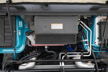 ���ӥ�� 15L LNG 600���� 6X4 һ�����12�� AMT�Զ��� ǣ����ͼƬ
