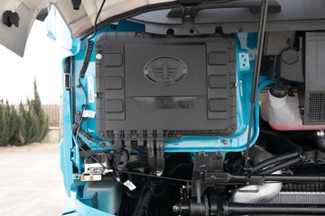 ���ӥ�� 15L LNG 600���� 6X4 һ�����12�� AMT�Զ��� ǣ����ͼƬ