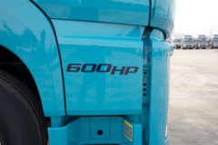 解放鹰腾 15L LNG 600马力 6X4 一汽解放12档 AMT自动档 牵引车