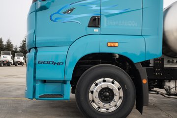 ���ӥ�� 15L LNG 600���� 6X4 һ�����12�� AMT�Զ��� ǣ����ͼƬ