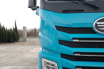 ���ӥ�� 15L LNG 600���� 6X4 һ�����12�� AMT�Զ��� ǣ����ͼƬ