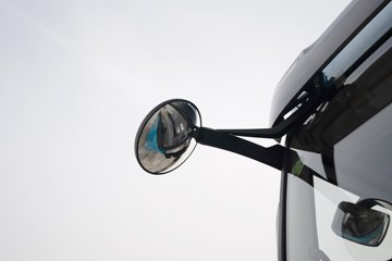 ���ӥ�� 15L LNG 600���� 6X4 һ�����12�� AMT�Զ��� ǣ����ͼƬ