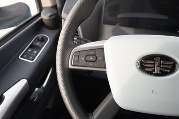 ���ӥ�� 15L LNG 600���� 6X4 һ�����12�� AMT�Զ��� ǣ����ͼƬ