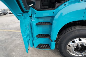 ���ӥ�� 15L LNG 600���� 6X4 һ�����12�� AMT�Զ��� ǣ����ͼƬ
