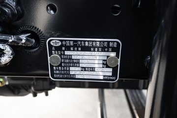 ���ӥ�� 15L LNG 600���� 6X4 һ�����12�� AMT�Զ��� ǣ����ͼƬ