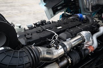 ���ӥ�� 15L LNG 600���� 6X4 һ�����12�� AMT�Զ��� ǣ����ͼƬ