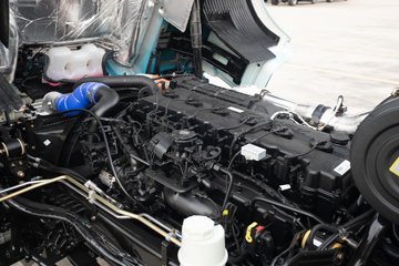 ���ӥ�� 15L LNG 600���� 6X4 һ�����12�� AMT�Զ��� ǣ����ͼƬ