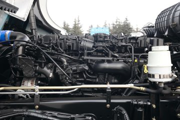 ���ӥ�� 15L LNG 600���� 6X4 һ�����12�� AMT�Զ��� ǣ����ͼƬ