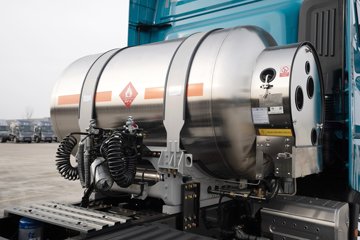 ���ӥ�� 15L LNG 600���� 6X4 һ�����12�� AMT�Զ��� ǣ����ͼƬ