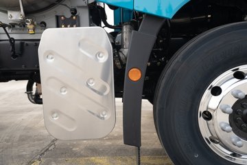 ���ӥ�� 15L LNG 600���� 6X4 һ�����12�� AMT�Զ��� ǣ����ͼƬ