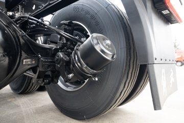 ���ӥ�� 15L LNG 600���� 6X4 һ�����12�� AMT�Զ��� ǣ����ͼƬ