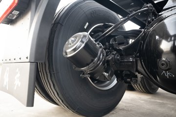 ���ӥ�� 15L LNG 600���� 6X4 һ�����12�� AMT�Զ��� ǣ����ͼƬ
