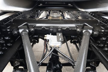 ���ӥ�� 15L LNG 600���� 6X4 һ�����12�� AMT�Զ��� ǣ����ͼƬ