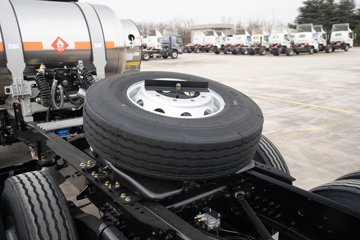���ӥ�� 15L LNG 600���� 6X4 һ�����12�� AMT�Զ��� ǣ����ͼƬ