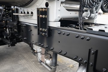 ���ӥ�� 15L LNG 600���� 6X4 һ�����12�� AMT�Զ��� ǣ����ͼƬ