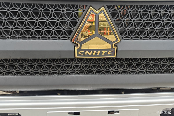 中国重汽HOWO 悍将 170马力 4.15米单排栏板轻卡(8挡)