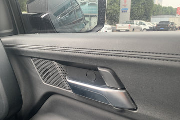 ���� ��� ɽ�ذ� ������ 2.3T���� 177���� �ֶ����� ����˫��Ƥ��ͼƬ