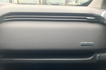 ���� ��� ɽ�ذ� ������ 2.3T���� 177���� �ֶ����� ����˫��Ƥ��ͼƬ