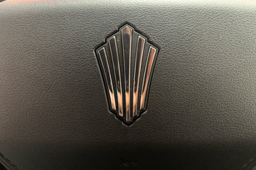 ���� ��� ɽ�ذ� ������ 2.3T���� 177���� �ֶ����� ����˫��Ƥ��ͼƬ