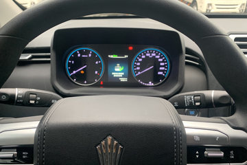 ���� ��� ɽ�ذ� ������ 2.3T���� 177���� �ֶ����� ����˫��Ƥ��ͼƬ