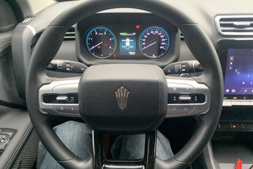 ���� ��� ɽ�ذ� ������ 2.3T���� 177���� �ֶ����� ����˫��Ƥ��ͼƬ