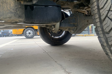 ���� ��� ɽ�ذ� ������ 2.3T���� 177���� �ֶ����� ����˫��Ƥ��ͼƬ