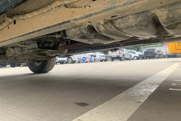 ���� ��� ɽ�ذ� ������ 2.3T���� 177���� �ֶ����� ����˫��Ƥ��ͼƬ