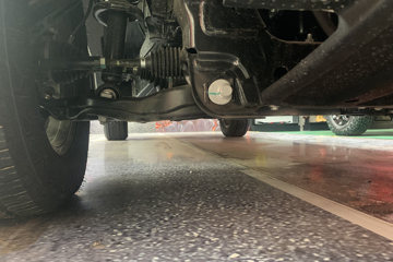 ���� ��� ɽ�ذ� ������ 2.3T���� 177���� �ֶ����� ����˫��Ƥ��ͼƬ