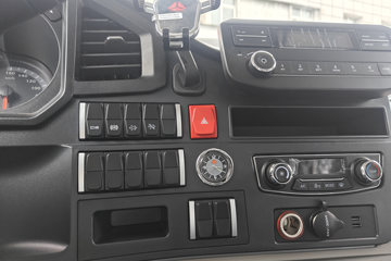 ����HOWOͳ˧ 148���� ��ʿ��6�� 4.15�׵�����ʽ�ῨͼƬ