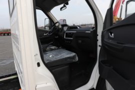 飞碟U7&nbsp;电动载货车驾驶室图片