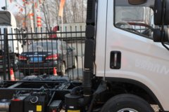 时代领航M5 2.5L柴油 150马力  万里扬5档 气刹 4.17米单排栏板轻卡