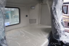 青岛解放鹰腾 13.2L柴油 580马力 6X4 一汽解放12档 牵引车