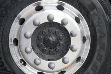 �ൺ���ӥ�� 13.2L���� 580���� 6X4 һ�����12�� ǣ����ͼƬ