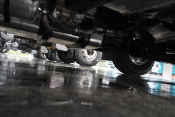 �ൺ���ӥ�� 13.2L���� 580���� 6X4 һ�����12�� ǣ����ͼƬ