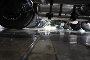 �ൺ���ӥ�� 13.2L���� 580���� 6X4 һ�����12�� ǣ����ͼƬ